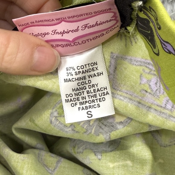 Pinup Couture Skirt Womens S Skulls Cross Bones NWT Skater Retro Goth Artsy - Picture 3 of 10